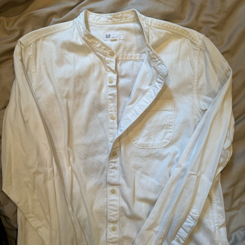 Like new Gap Oxford shirt, medium, textured cotton and mandarin collar